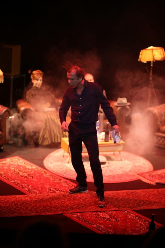 Jule Böwe, Felix Römer und Ulrich Hoppe (teilw. verdeckt) in »Wengenroths Autorenklub, Ausgabe 10: Stefan Zweig«. Foto: Silke Briel.