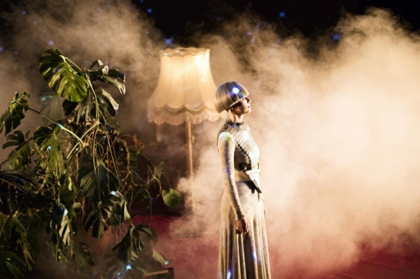 Iris Becher in »Wengenroths Autorenklub, Ausgabe 11: Friedrich Schiller«. Foto: Gianmarco Bresadola.