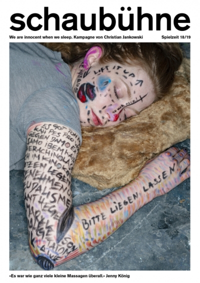 Jenny König in der Spielzeitkampagne 2018/2019 der Schaubühne am Lehniner Platz (Berlin). Foto: Joerg Reichhardt. Jenny König in der Spielzeitkampagne 2018/2019 der Schaubühne am Lehniner Platz (Berlin). Foto: Joerg Reichhardt.