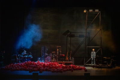 Matze Kloppe und Oscar Hoppe (v.l.n.r.) in »Gundermann — Männer, Frauen und Maschinen«. Foto: Silke Winkler.