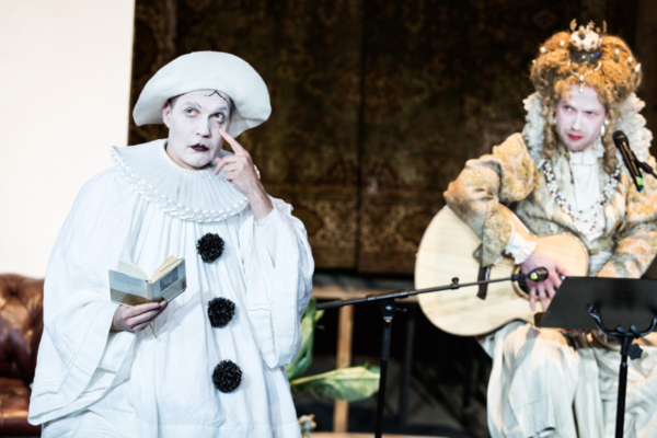Ulrich Hoppe und Matze Kloppe in »Wengenroths Autorenklub, Ausgabe 7: William Shakespeare«. Foto: Gianmarco Bresadola.