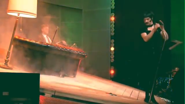 Laurenz Laufenberg und Patrick Wengenroth in »Wengenroths Autorenklub, Ausgabe 5: Ödön von Horváth«. Video: Schaubühne am Lehniner Platz, Berlin.