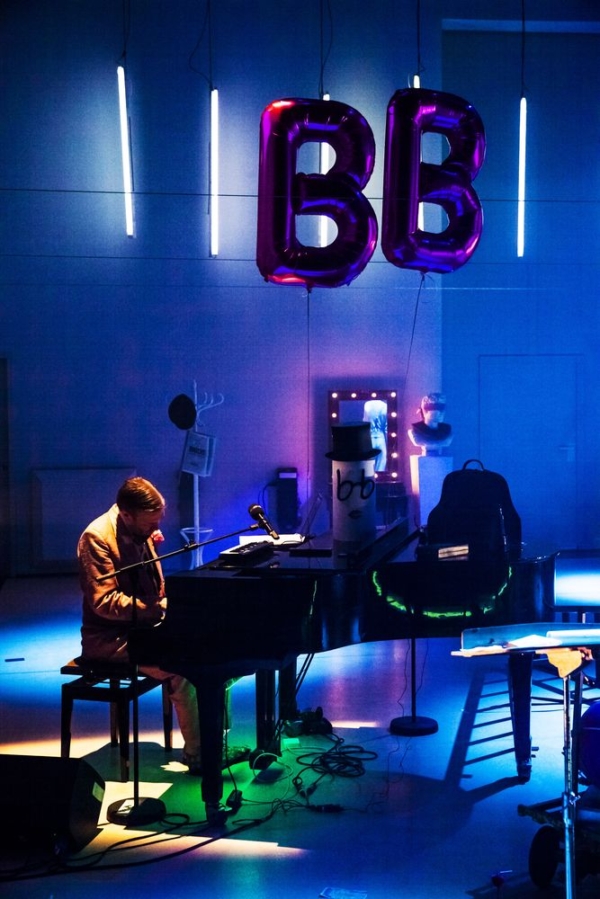 »Die Welt ist schlecht! Und ich bin: Brecht!« Foto: Kai Wido Meyer.