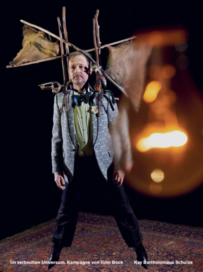 Kay Bartholomäus Schulze in der Spielzeitkampagne 2019/2020 der Schaubühne am Lehniner Platz (Berlin). Foto: Thomas Aurin.