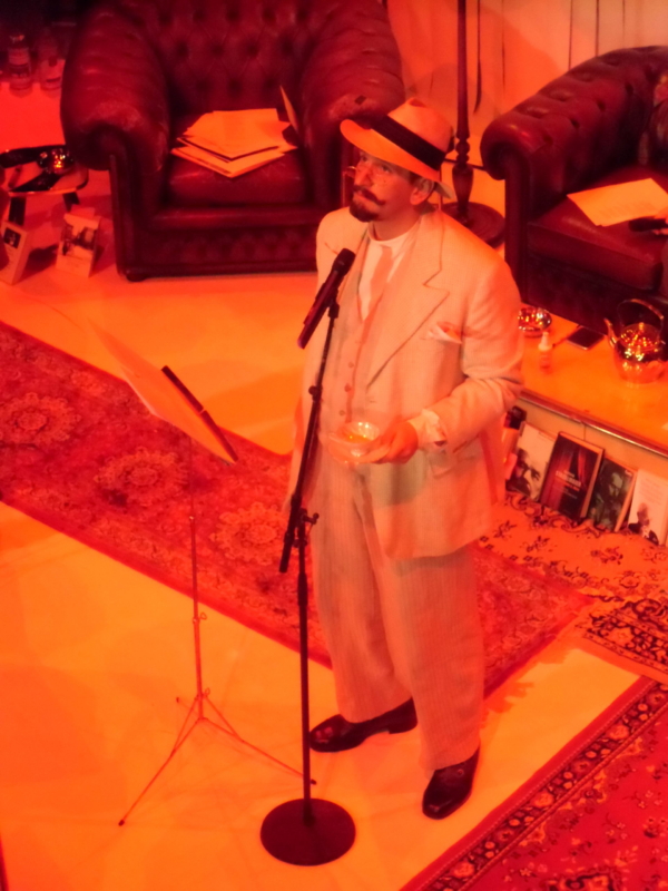 Sebastian Schwarz in »Wengenroths Autorenklub, Ausgabe 9: Maxim Gorki«. Foto: Marc Freitag.