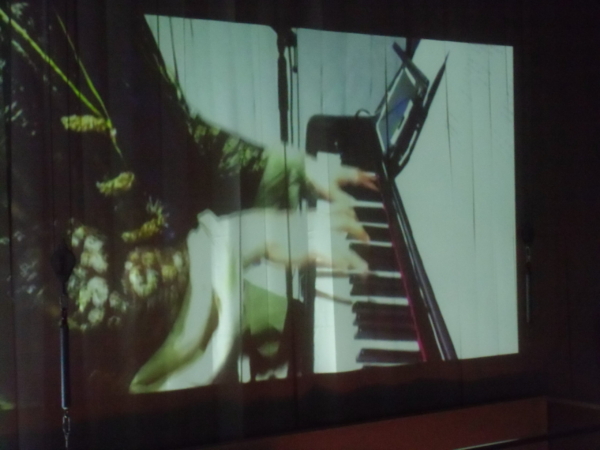 Matze Kloppe in »Wengenroths Autorenklub, Ausgabe 9: Maxim Gorki«. Foto: Marc Freitag.