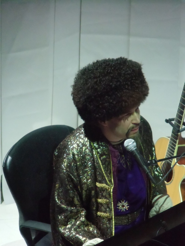 Matze Kloppe in »Wengenroths Autorenklub, Ausgabe 9: Maxim Gorki«. Foto: Marc Freitag.