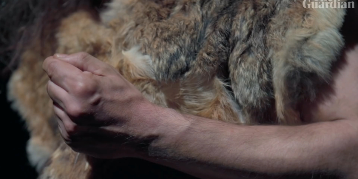 Robert Beyer in »Neanderthal«. Videostill.