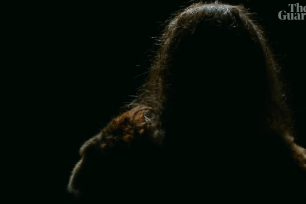 Robert Beyer in »Neanderthal«. Videostill.