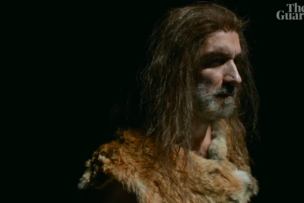 Robert Beyer in »Neanderthal«. Videostill.