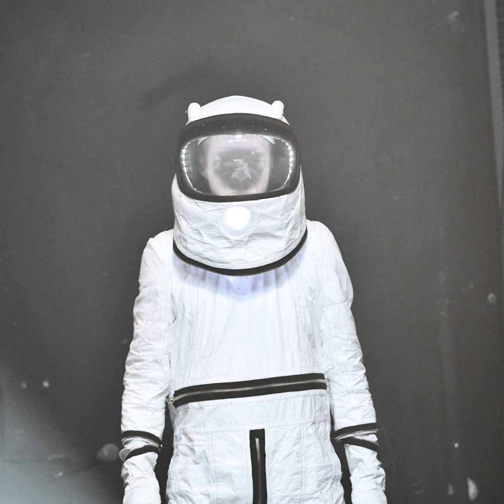 Felix Römer in »Voyage«. Foto: Thomas Aurin.