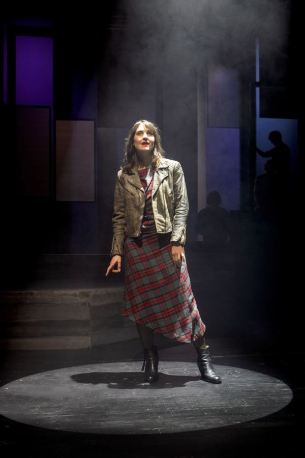 Jennifer Sabel (Sophia) in »Sophia, der Tod und ich«. Foto: Silke Winkler.