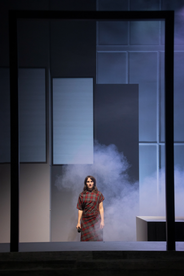Jennifer Sabel (Sophia) in »Sophia, der Tod und ich«. Foto: Silke Winkler.