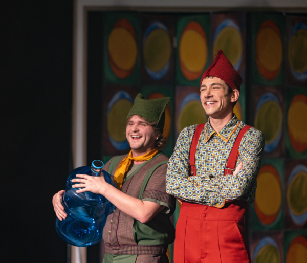 »Neues vom Räuber Hotzenplotz«. Rudi Klein (Seppel) und Maximilian Gehrlinger (Kasperl). Foto: Silke Winkler.