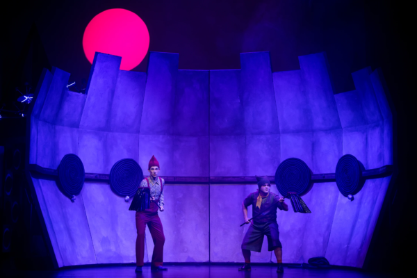 »Neues vom Räuber Hotzenplotz«. Maximilian Gehrlinger (Kasperl) und Rudi Klein (Seppel). Foto: Silke Winkler.