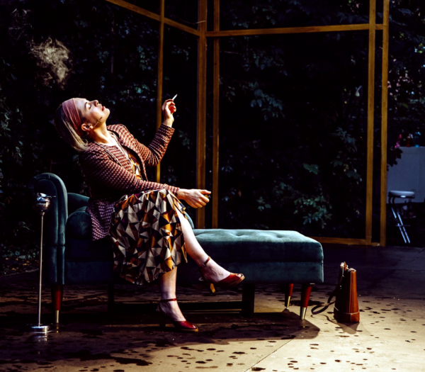 »Hedda Gabler«. Josephine Bönsch (Hedda Gabler). Foto: Geronimo Schmidt.