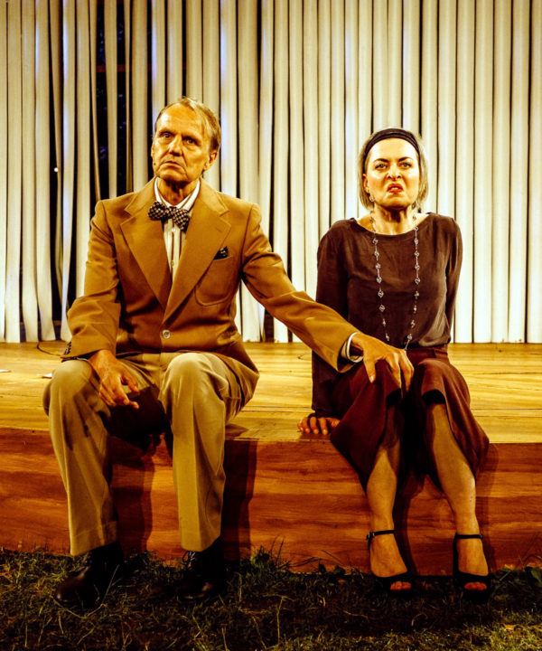 »Hedda Gabler«. Michael Hecht (Mr. Brack) und Josephine Bönsch (Hedda Gabler). Foto: Geronimo Schmidt.